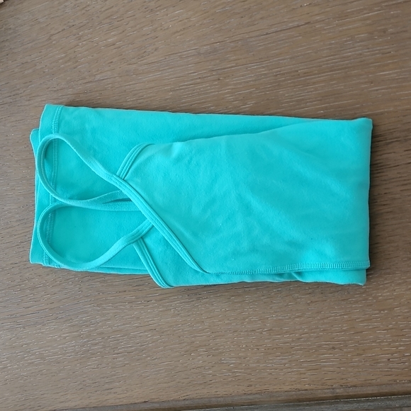 Lululemon racer bank tank with built in bra - Picture 3 of 3